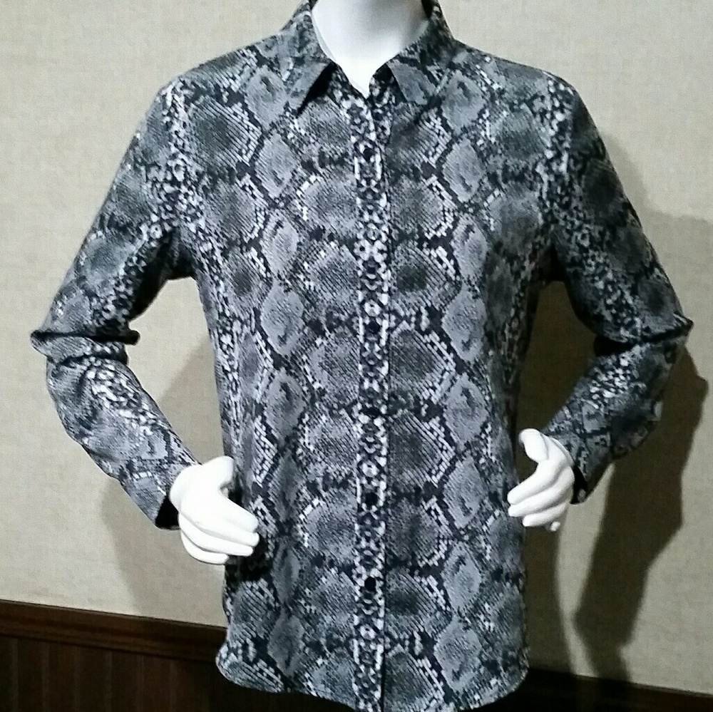 Snakeskin Design Long Sleeve Top by Apt 9 Size M